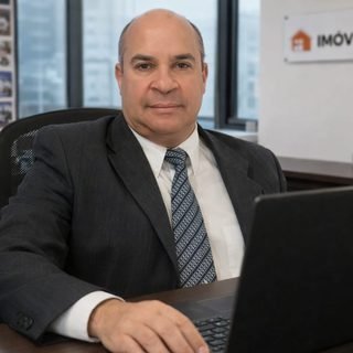 Valdemir Santos, corretor de imóveis